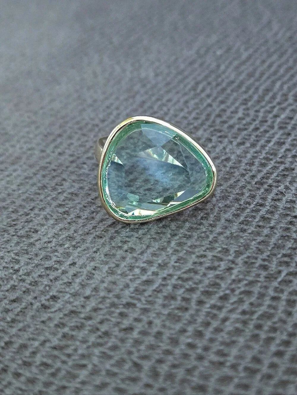 Atterri🛬 Translucent Green💚 Rounded Triangle Ring💍 - NWT - Picture 4 of 16